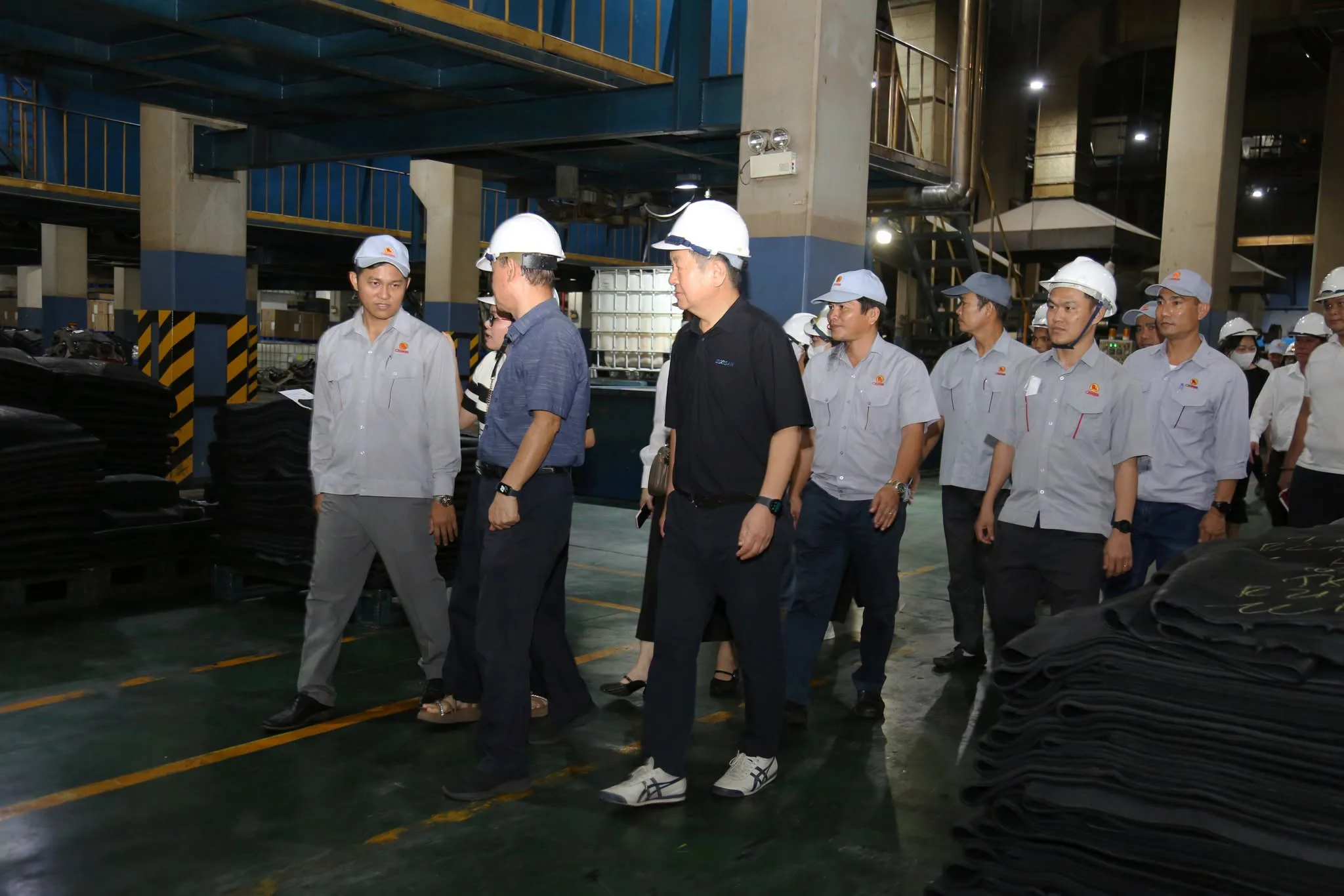Đoàn tham quan thực tế nhà máy Radial
